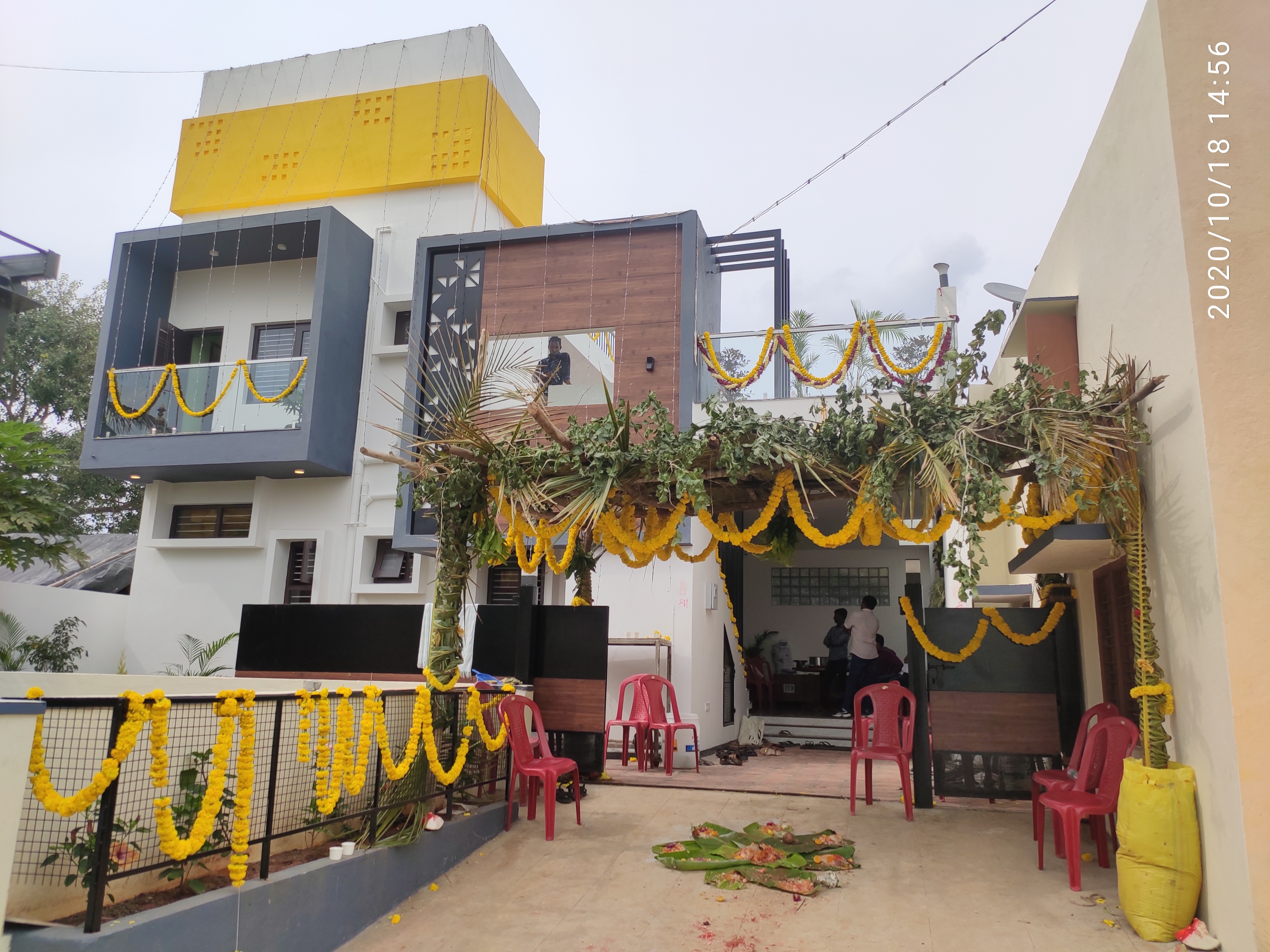 Modern Family Home - Image 2